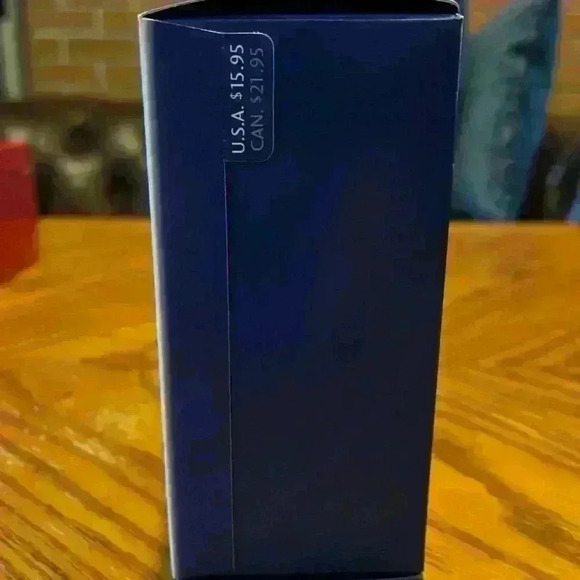 2002 Hallmark Keepsake Ornament  Barbie In Sophisticated Lady Fashion - Picture 4 of 4